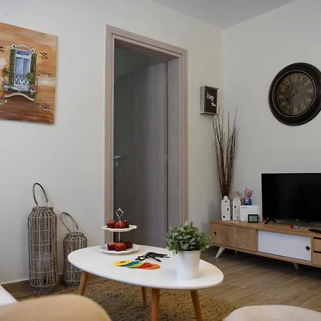 Vague Summer House *